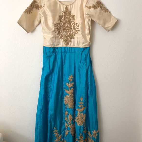 Colder shoulder kurti - Picture 3 of 3